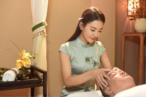 老板带我体验了一次新城子足道按摩(新城子奇境SPA)